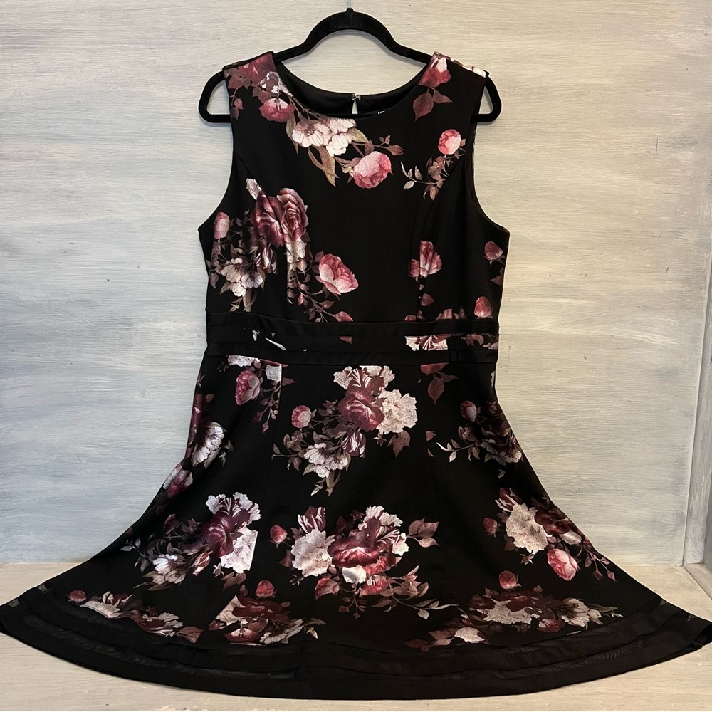 Leslie Fay Black Shimmery Floral Print Sleeveless Fit and Flare Dress Size 16 GC